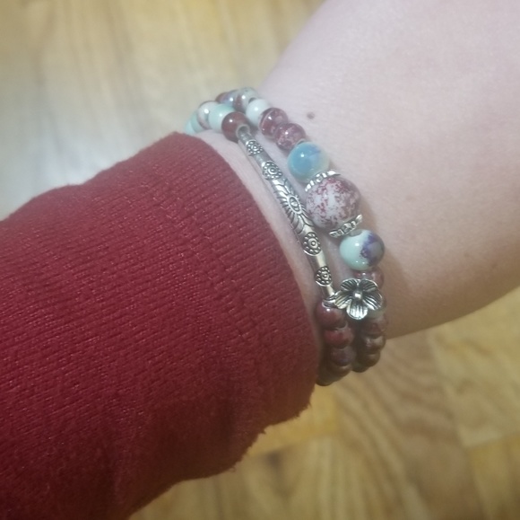 Beaded Floral Charm Wrap Bracelet - Picture 5 of 7